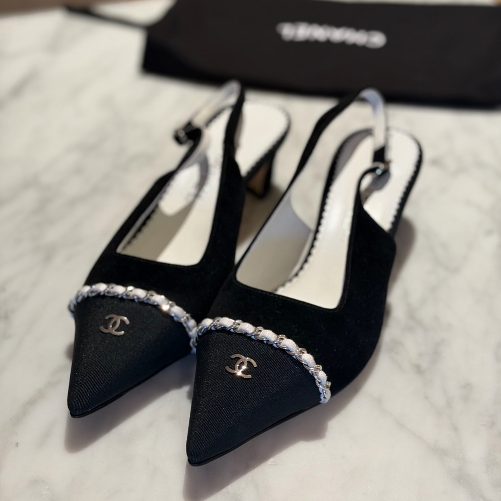 Chanel Coco Mark 23p Leather Suede Slingback Pumps
